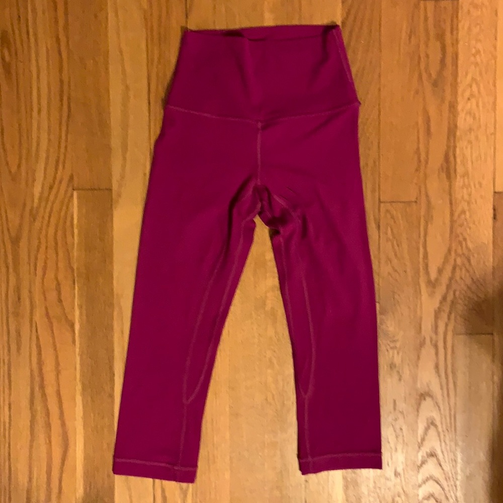 Lululemon Align Cropped Leggings in Magenta💜💕